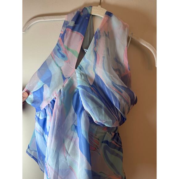 French connection geometric print pastel flowy halter top
Size 8 - Picture 8 of 11